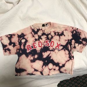 Crop Red Sox tee